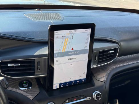 Certified 2020 Ford Explorer Platinum w/ Premium Technology Package image 20