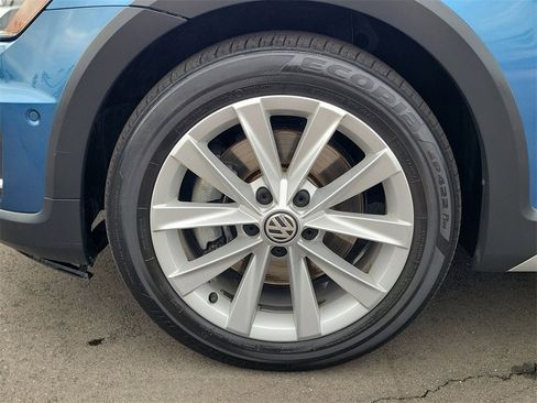 Used 2017 Volkswagen Golf Alltrack SE image 25