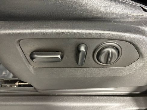 Used 2020 GMC Sierra 1500 Elevation w/ Elevation Value Package image 15