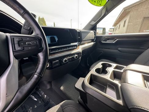 Used 2023 GMC Sierra 1500 SLE image 25