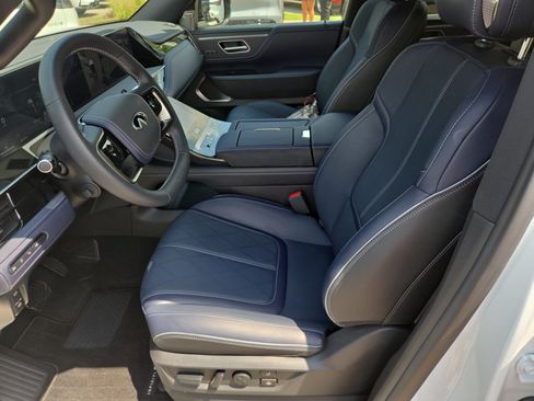 Used 2026 INFINITI QX80 4WD w/ Sport Exterior Package image 5