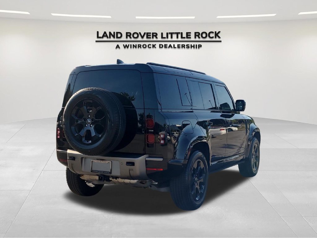 Used 2025 Land Rover Defender 110 X-Dynamic SE AWD/4WD image 2