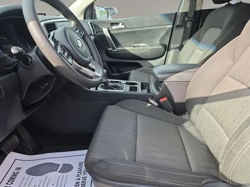 Used 2020 Kia Sportage LX AWD/4WD image 9