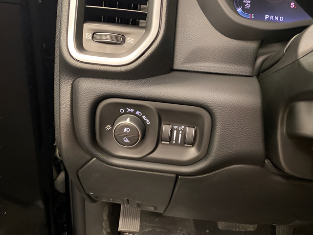 New 2026 RAM 2500 Laramie w/ Night Edition AWD/4WD image 17