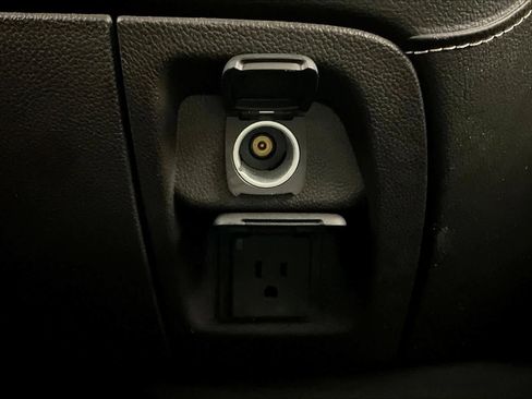 Used 2018 GMC Sierra 1500 SLE w/ SLE Value Package image 31