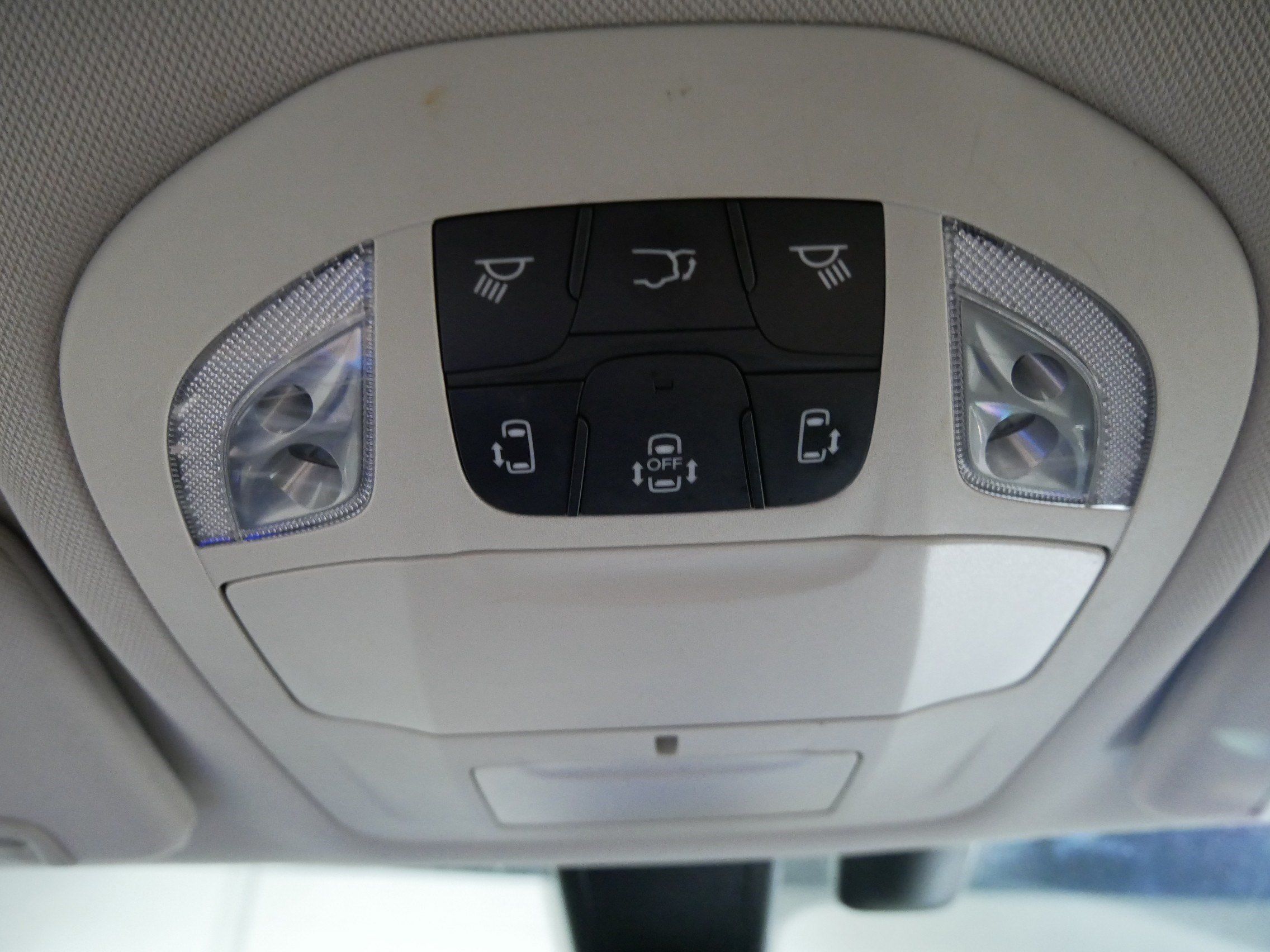 Used 2020 Chrysler Pacifica Touring-L w/ Tire & Wheel Group FWD image 30