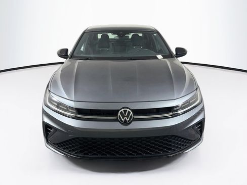 Used 2025 Volkswagen Jetta Sport FWD image 2
