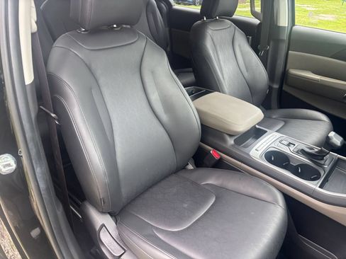 Used 2026 Kia Carnival FWD image 39