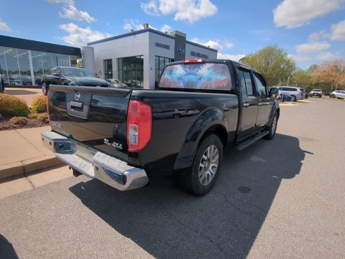 Used 2013 Nissan Frontier SL w/ Moonroof Pkg image 3