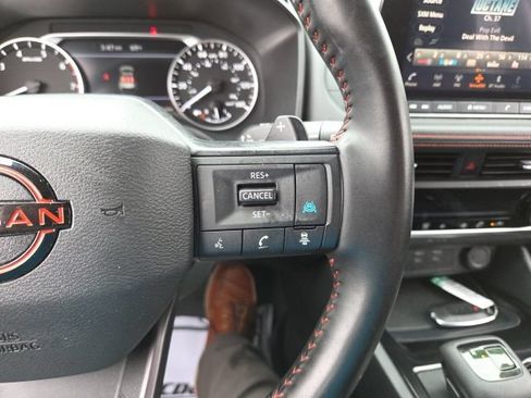Used 2025 Nissan Rogue SV AWD/4WD image 14