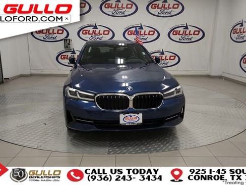 Used 2021 BMW 530e w/ Executive Package image 3