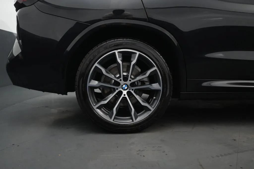 Used 2022 BMW X3 xDrive30i w/ M Sport Package AWD/4WD image 18