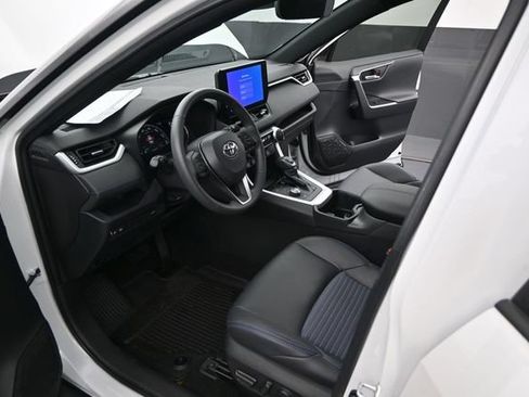 Used 2023 Toyota RAV4 XSE AWD/4WD image 6