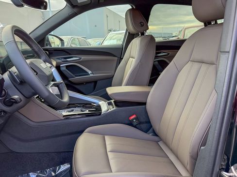 New 2025 Audi Q5 2.0T Premium image 12