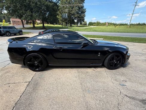 Used 2010 Ford Mustang Shelby GT500 RWD image 6