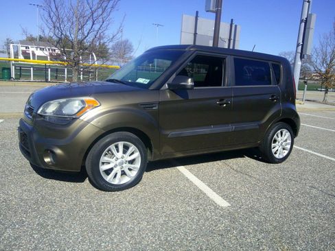 Used 2012 Kia Soul + image 20