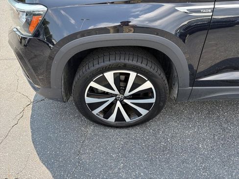 Certified 2023 Volkswagen Taos SE w/ Panoramic Sunroof Package AWD/4WD image 27