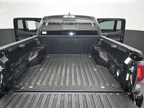 Used 2018 Toyota Tacoma TRD Pro AWD/4WD image 15