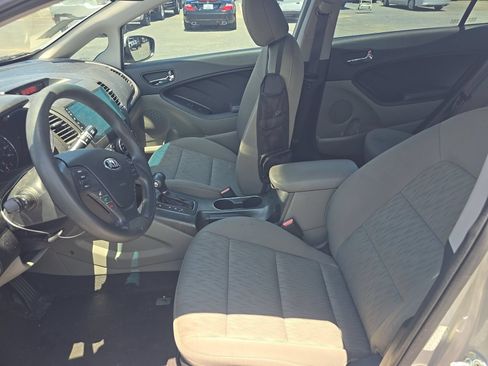 Used 2016 Kia Forte LX FWD image 3