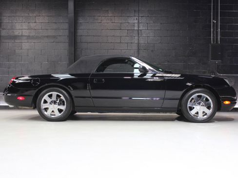 Used 2002 Ford Thunderbird Deluxe image 21