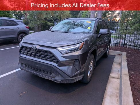 Used 2024 Toyota RAV4 XLE w/ Convenience Package FWD image 4