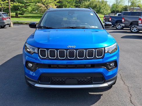 Used 2023 Jeep Compass Limited AWD/4WD image 2