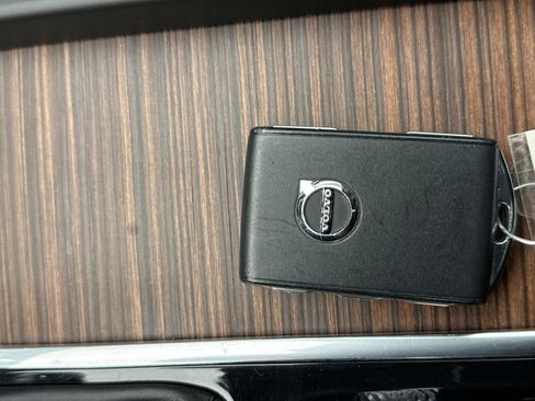 Used 2021 Volvo XC60 T5 Momentum image 22