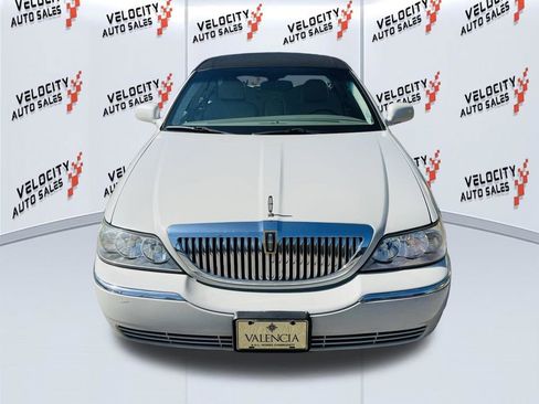 Used 2004 Lincoln Town Car Ultimate RWD image 8