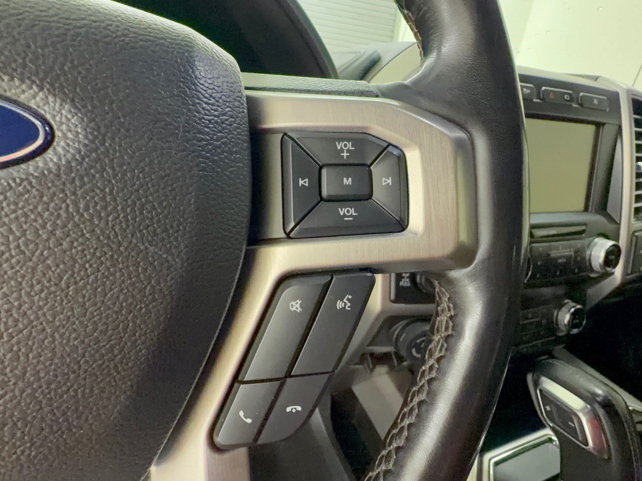 Used 2019 Ford F150 Platinum w/ Equipment Group 701A Luxury AWD/4WD image 19