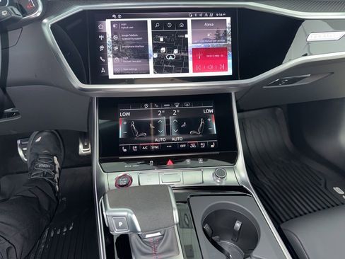 Used 2025 Audi RS 6 performance image 14