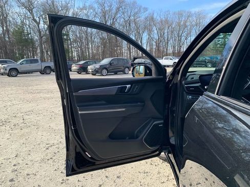 Used 2025 Buick Enclave Sport Touring image 16