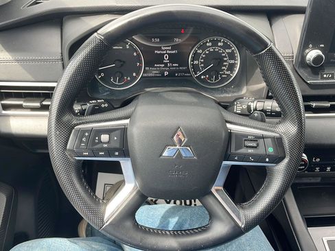 Used 2022 Mitsubishi Outlander SE FWD image 10
