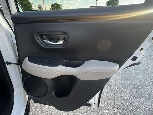 New 2027 Honda HR-V LX image 14