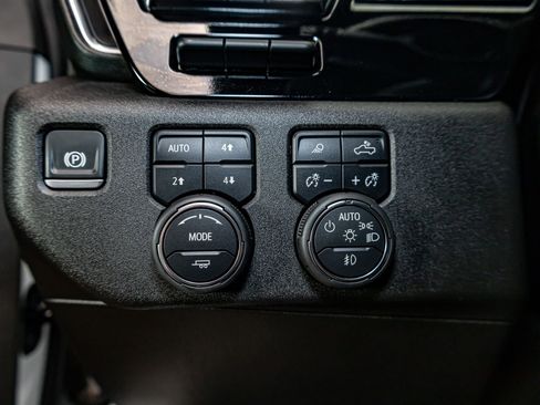 Used 2025 Chevrolet Silverado 2500 High Country w/ Technology Package image 21