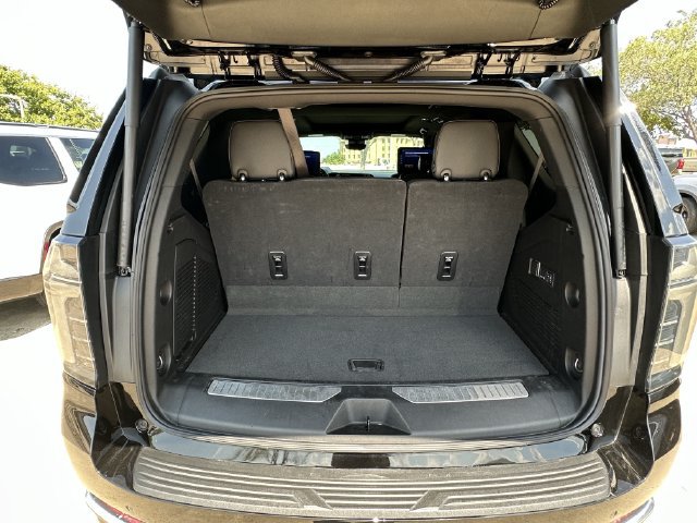 Used 2025 Chevrolet Tahoe High Country AWD/4WD image 33