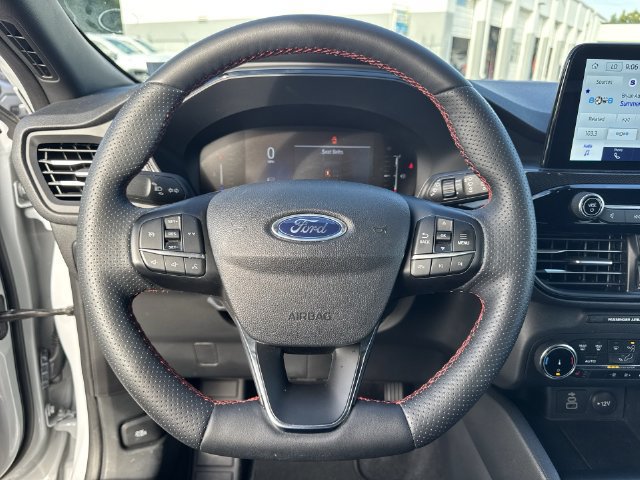 Used 2025 Ford Escape ST-Line Select AWD/4WD image 11