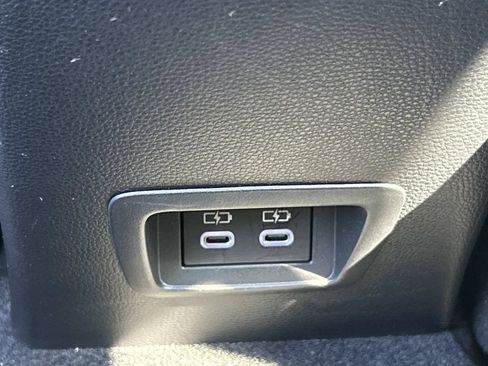 Used 2024 Toyota Corolla Cross LE AWD/4WD image 19