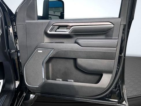 Used 2024 Chevrolet Silverado 2500 LTZ w/ LTZ Premium Package image 29