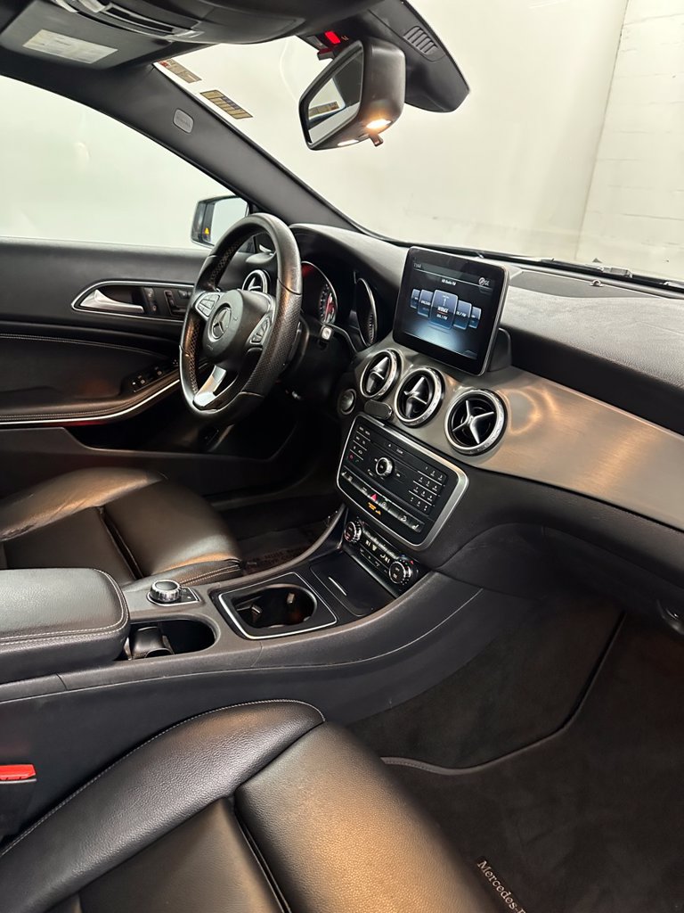 Used 2017 Mercedes-Benz GLA 250 4MATIC image 35