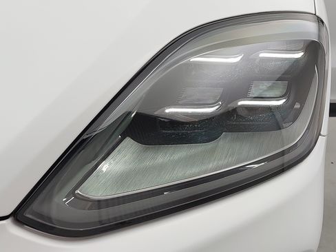 Certified 2026 Porsche Cayenne E-Hybrid Coupe AWD/4WD image 34