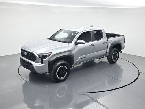 Used 2024 Toyota Tacoma TRD Off-Road AWD/4WD image 45