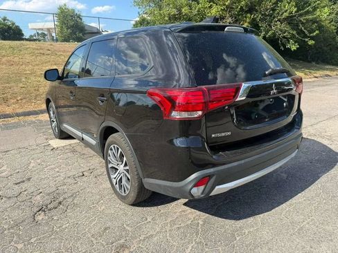 Used 2017 Mitsubishi Outlander ES AWD/4WD image 5