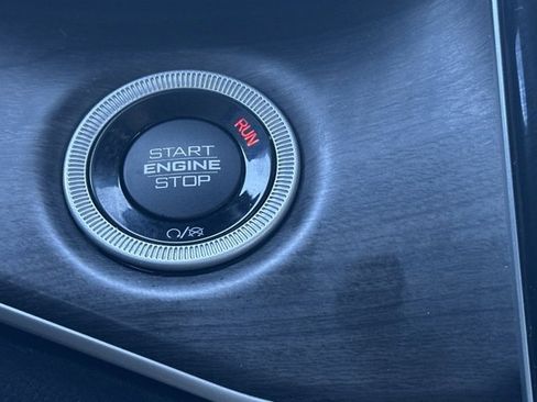 Used 2023 Jeep Grand Cherokee L Limited w/ Luxury Tech Group II image 42