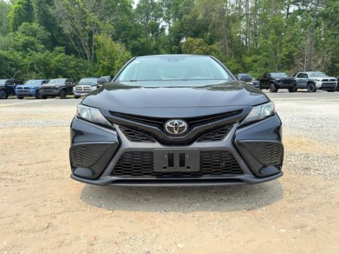 Used 2022 Toyota Camry SE FWD image 8