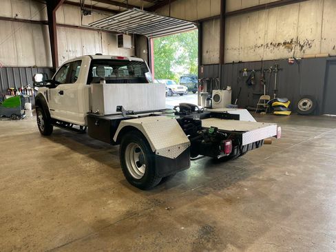 Used 2022 Ford F450 XL w/ Power Equipment Group RWD image 9