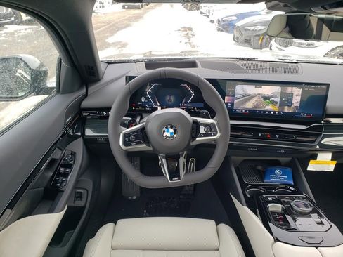 New 2026 BMW 530i xDrive w/ M Sport Package image 9