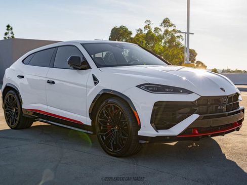 Used 2025 Lamborghini Urus SE AWD/4WD image 12