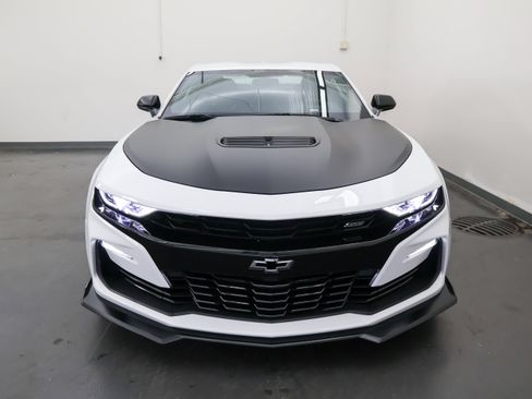 Used 2019 Chevrolet Camaro SS RWD image 8