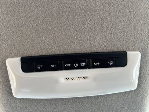 Certified 2023 Nissan Kicks SV image 7