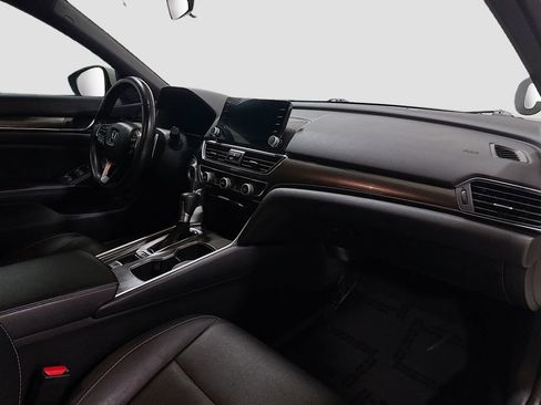 Used 2018 Honda Accord Sport image 32